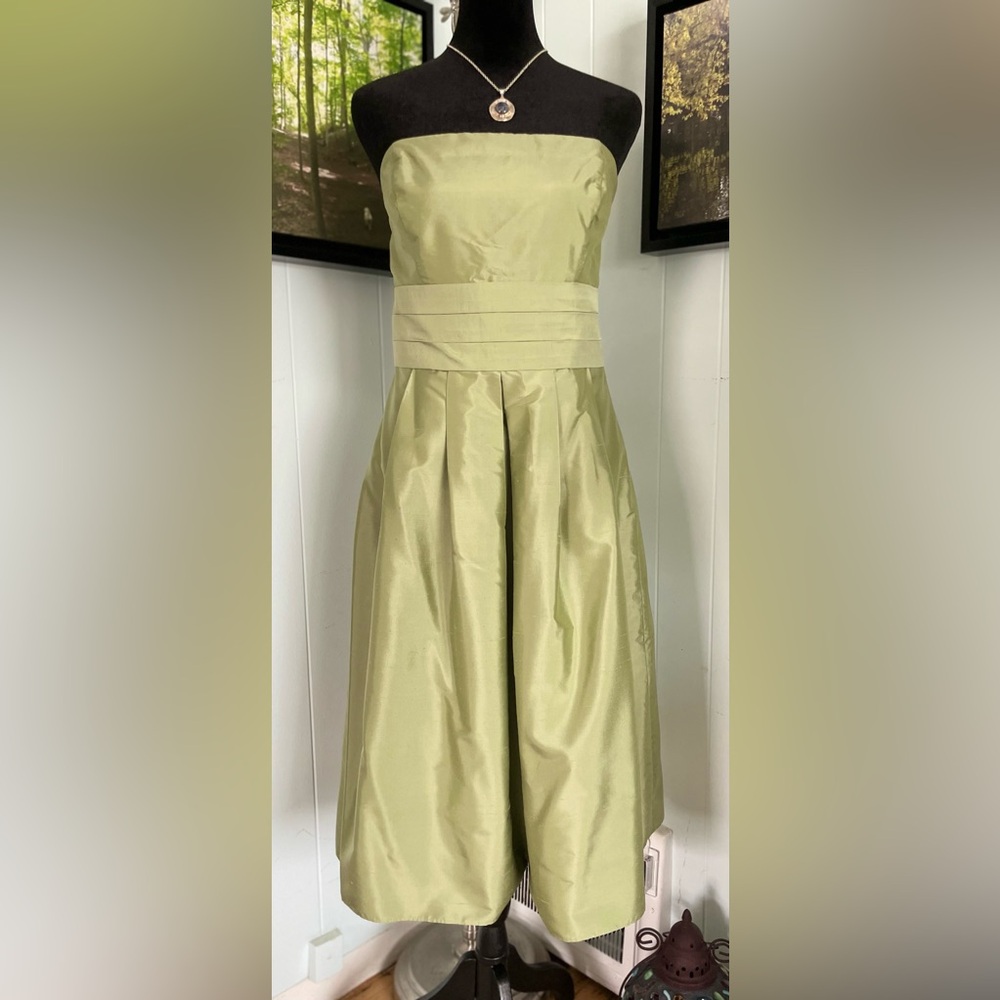 Ann Taylor Silk Fully Lined Strapless Celery Green Cocktail Dress Size 10